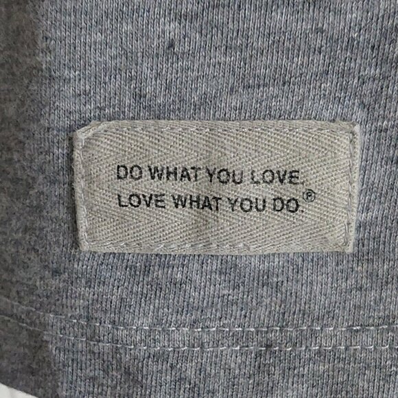 Life Is Good Solid Gray Classic Fit Women's Tee Size S - Picture 3 of 9